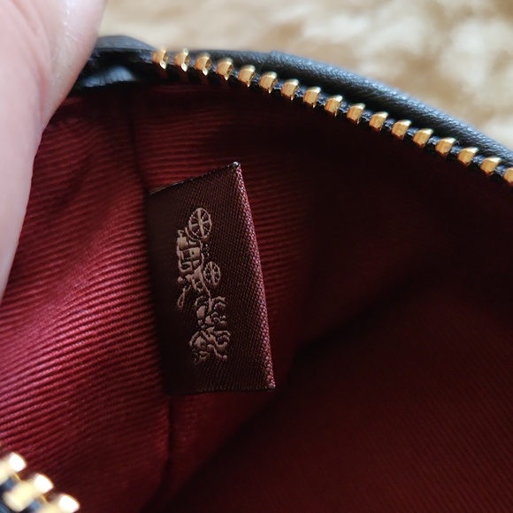 NWT Coach Signature Jacquard Stripe Large Corner Zip Wristlet Wallet π€π€π€π - Picture 11 of 16